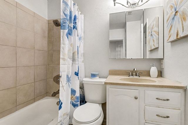 617 Carriagehouse Lane 3E, Garland, TX 75040