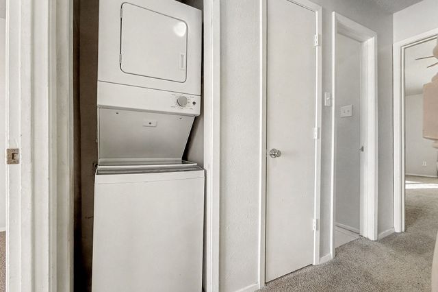 617 Carriagehouse Lane 3E, Garland, TX 75040