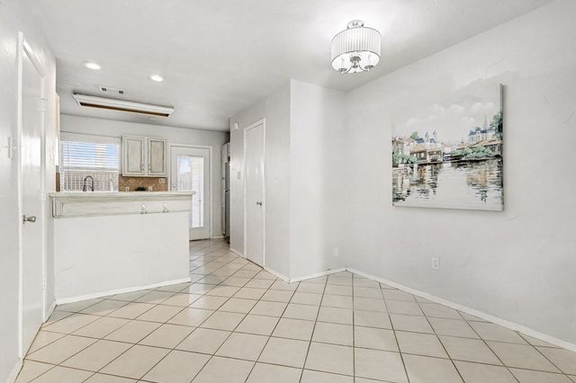 617 Carriagehouse Lane 3E, Garland, TX 75040