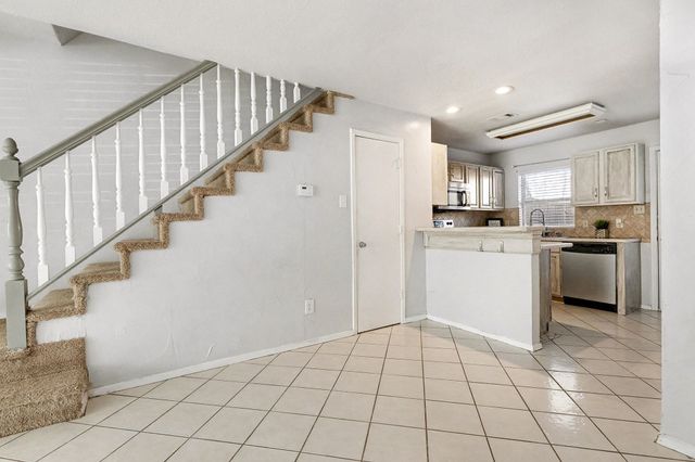 617 Carriagehouse Lane 3E, Garland, TX 75040