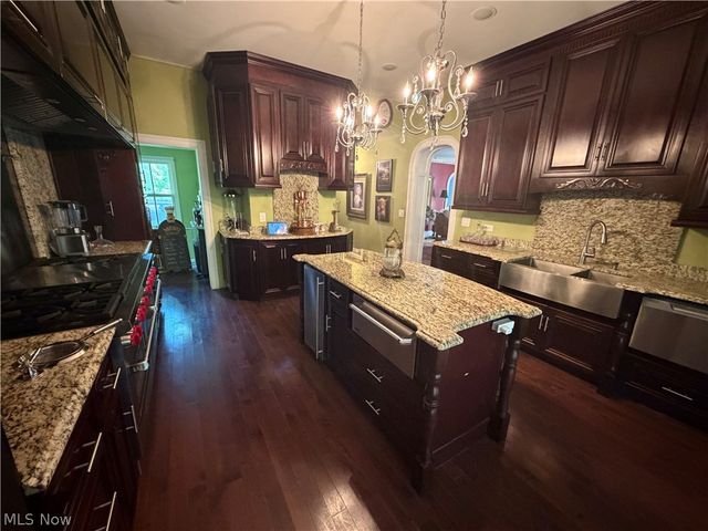 25390 Nobottom Road, Olmsted Twp, OH 44138
