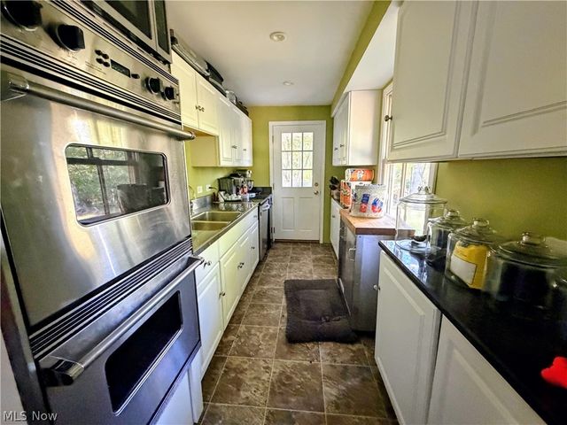 25390 Nobottom Road, Olmsted Twp, OH 44138