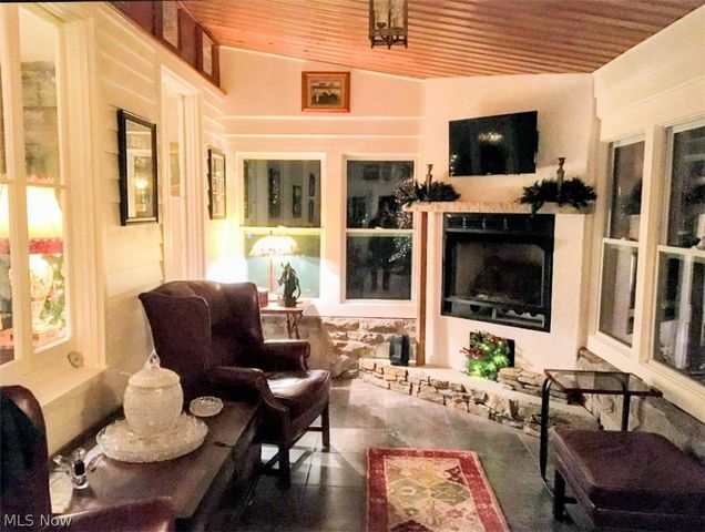 25390 Nobottom Road, Olmsted Twp, OH 44138
