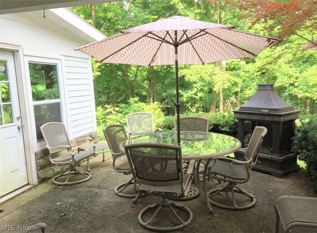 25390 Nobottom Road, Olmsted Twp, OH 44138