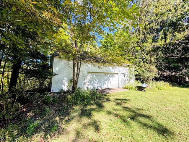 25390 Nobottom Road, Olmsted Twp, OH 44138