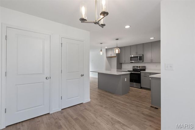 413 Sunset Hollow Drive, O'fallon, MO 63385