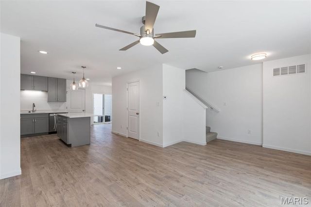 413 Sunset Hollow Drive, O'fallon, MO 63385