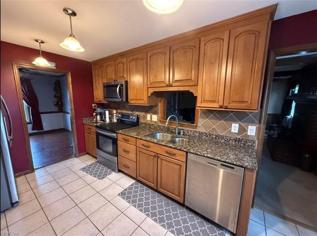 1117 Debussy CT, Virginia Beach, VA 23454