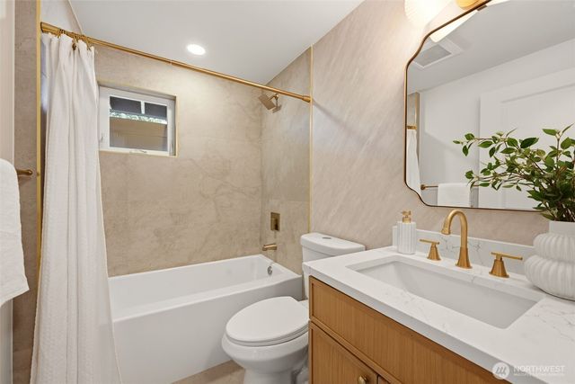 38274 Vista Key Drive NE, Hansville, WA 98340