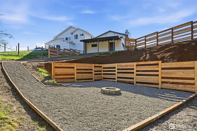 38274 Vista Key Drive NE, Hansville, WA 98340