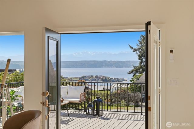 38274 Vista Key Drive NE, Hansville, WA 98340