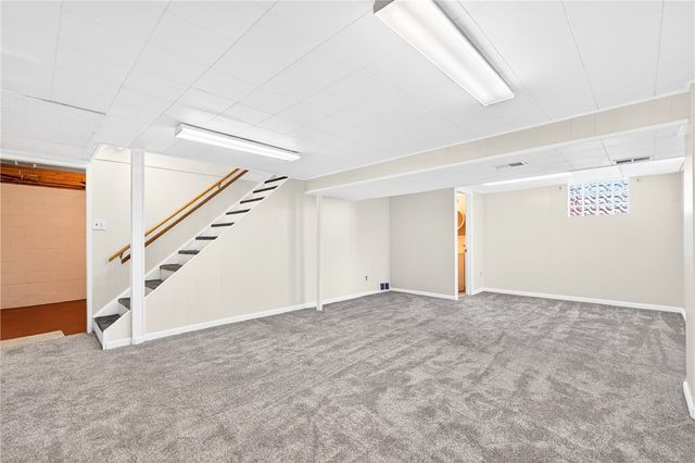 505 Bloomfield Dr, Hempfield Twp, PA 15601