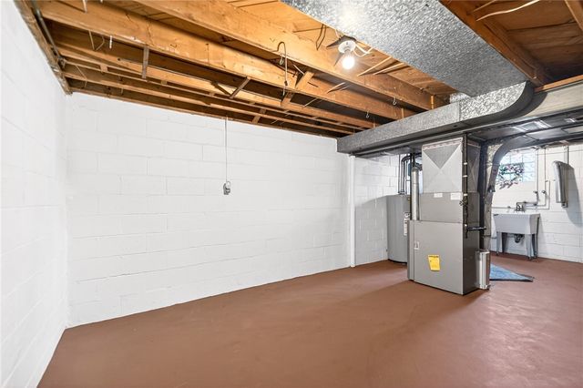 505 Bloomfield Dr, Hempfield Twp, PA 15601