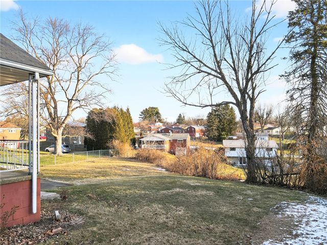 505 Bloomfield Dr, Hempfield Twp, PA 15601