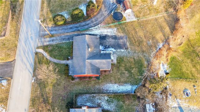 505 Bloomfield Dr, Hempfield Twp, PA 15601