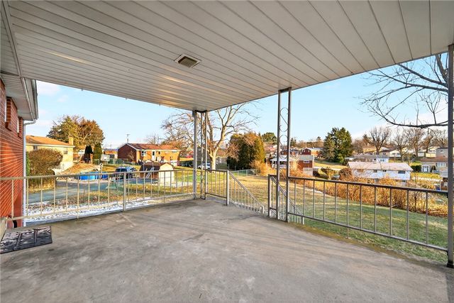 505 Bloomfield Dr, Hempfield Twp, PA 15601