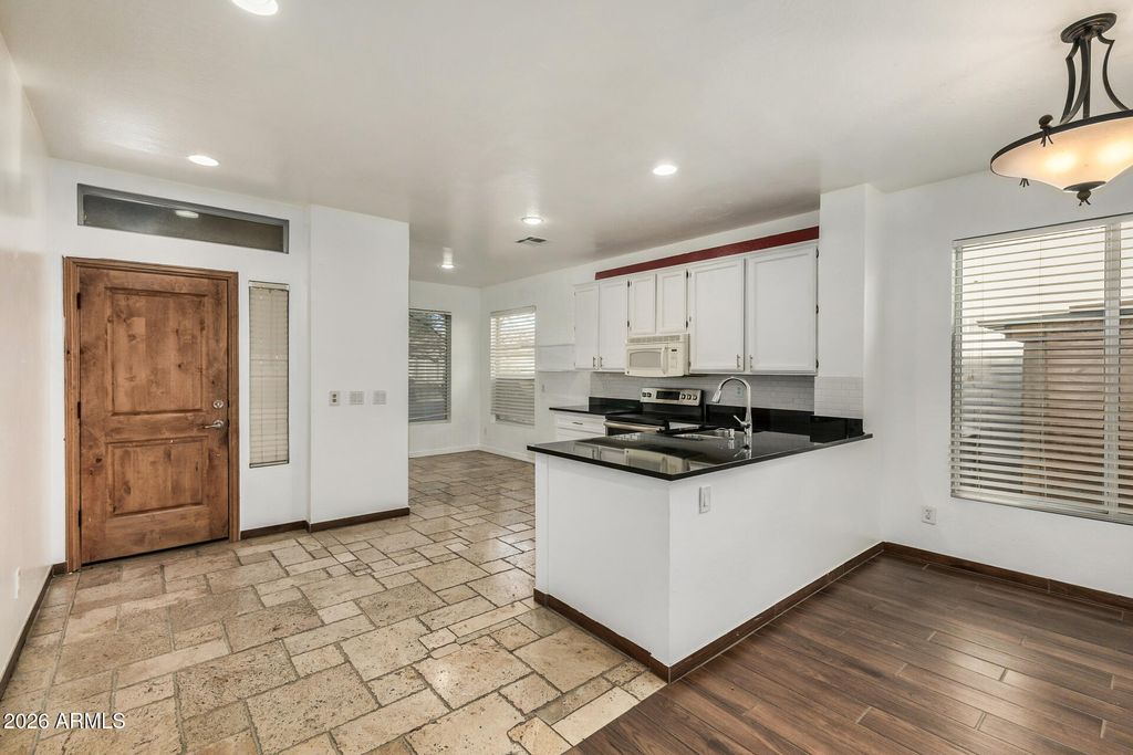 6157 W ECHO Lane, Glendale, AZ 85302 — photo 4
