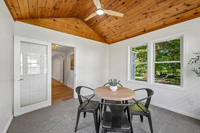 625 Bear Avenue N, Vadnais Heights, MN 55127