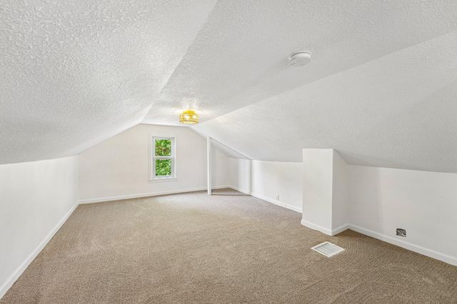 625 Bear Avenue N, Vadnais Heights, MN 55127
