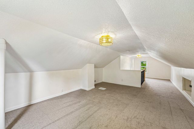 625 Bear Avenue N, Vadnais Heights, MN 55127