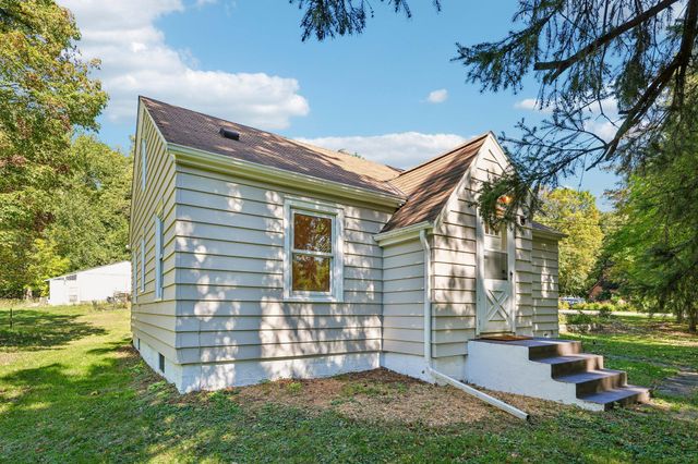 625 Bear Avenue N, Vadnais Heights, MN 55127