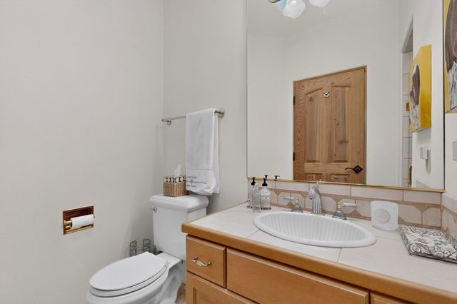 24 Calle Electra, Santa Fe, NM 87508