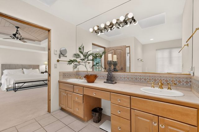 24 Calle Electra, Santa Fe, NM 87508