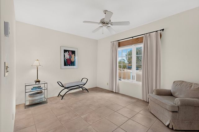 24 Calle Electra, Santa Fe, NM 87508