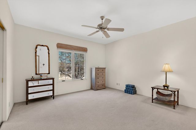 24 Calle Electra, Santa Fe, NM 87508