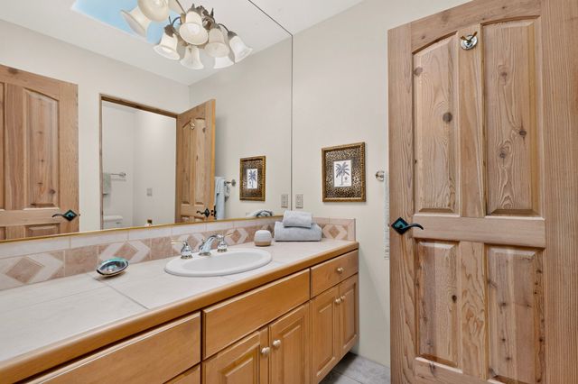 24 Calle Electra, Santa Fe, NM 87508