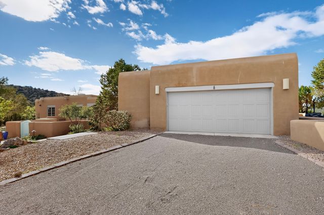 24 Calle Electra, Santa Fe, NM 87508