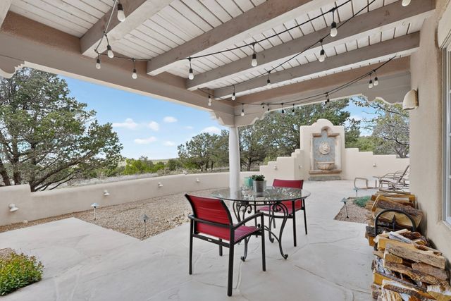24 Calle Electra, Santa Fe, NM 87508