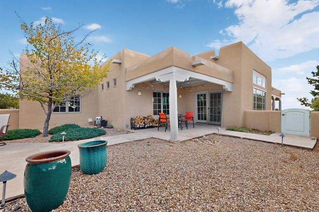 24 Calle Electra, Santa Fe, NM 87508