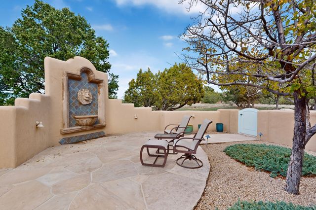 24 Calle Electra, Santa Fe, NM 87508