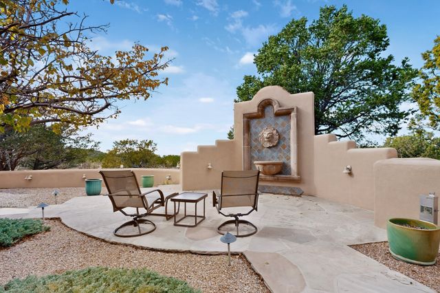 24 Calle Electra, Santa Fe, NM 87508
