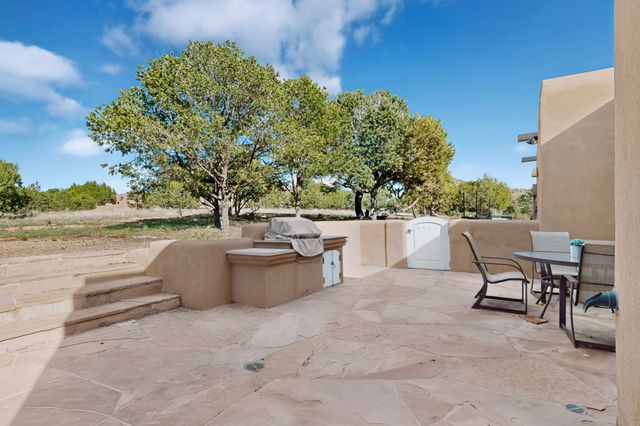 24 Calle Electra, Santa Fe, NM 87508