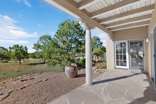 24 Calle Electra, Santa Fe, NM 87508