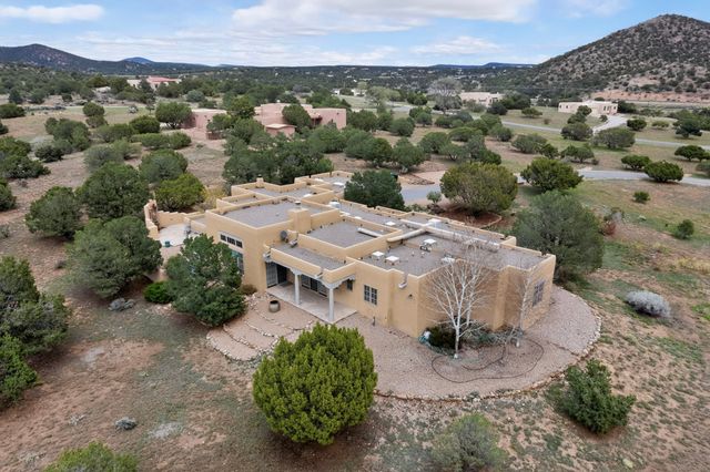 24 Calle Electra, Santa Fe, NM 87508