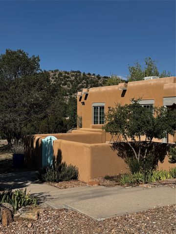 24 Calle Electra, Santa Fe, NM 87508