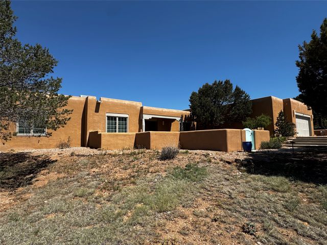 24 Calle Electra, Santa Fe, NM 87508