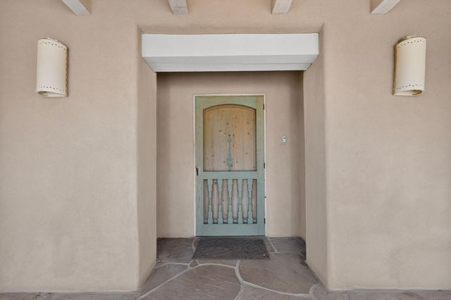 24 Calle Electra, Santa Fe, NM 87508