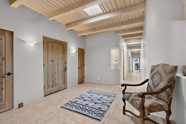24 Calle Electra, Santa Fe, NM 87508