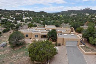 24 Calle Electra, Santa Fe, NM 87508
