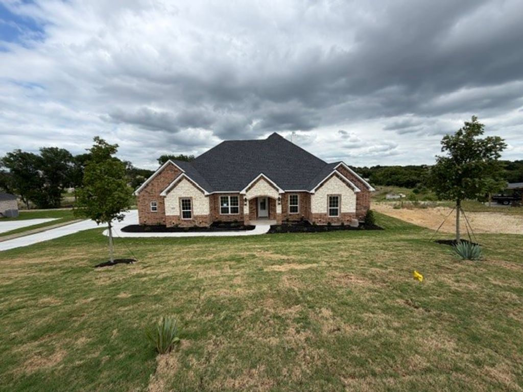 1035 Deer Island Court, Azle, TX 76020