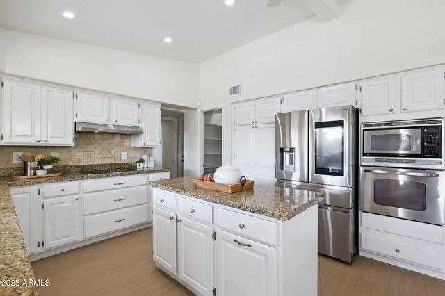 15 E KATHLEEN Road, Phoenix, AZ 85022