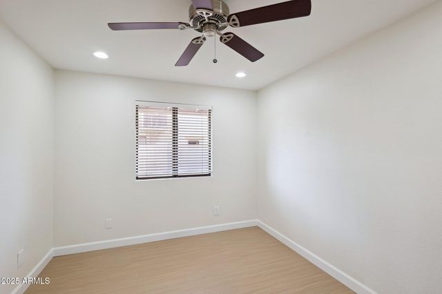 15 E KATHLEEN Road, Phoenix, AZ 85022