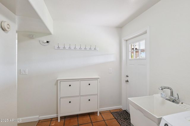 15 E KATHLEEN Road, Phoenix, AZ 85022