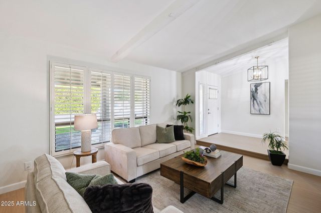 15 E KATHLEEN Road, Phoenix, AZ 85022