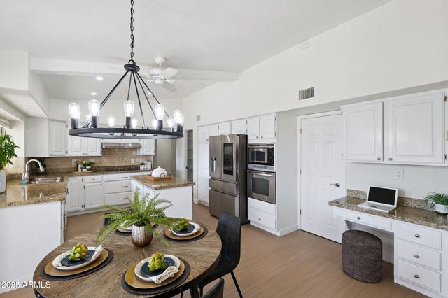 15 E KATHLEEN Road, Phoenix, AZ 85022