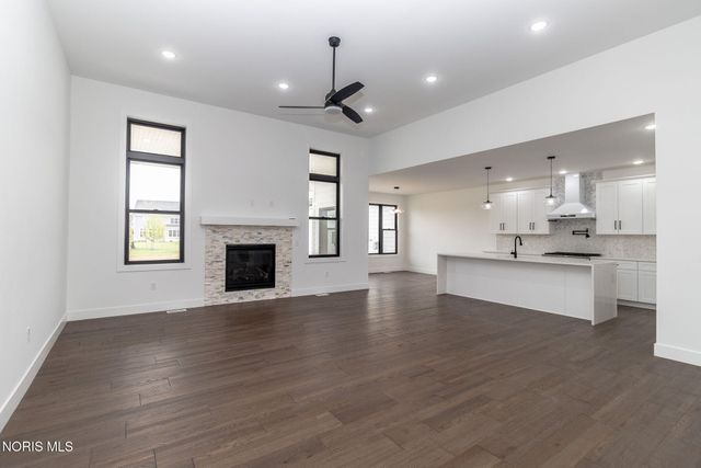 3760 Turtle Creek Drive, Perrysburg, OH 43551